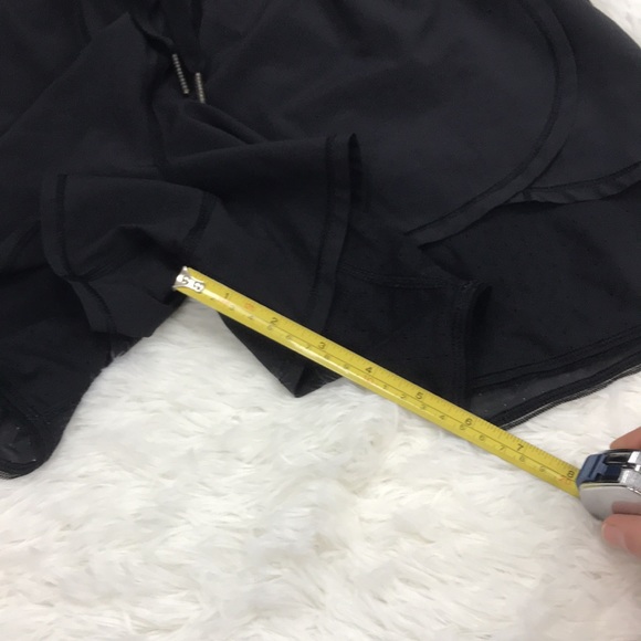 Lululemon Hot To Street Short Black - Picture 3 of 11